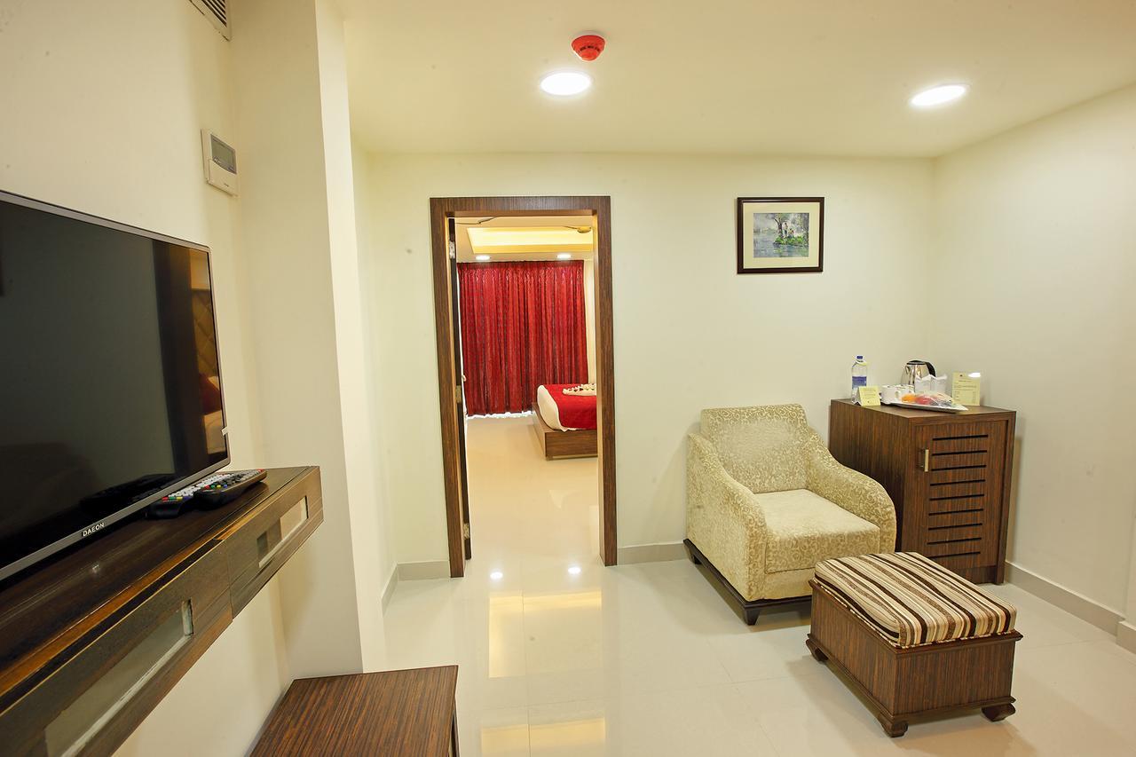 Hotel Joyees Residency Kottayam Exterior foto
